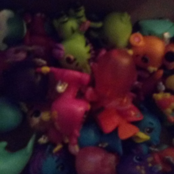 55+ hatchimals mystery box - Picture 2 of 4